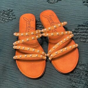 Zodiac Nor Desert, size 7M sandals.
